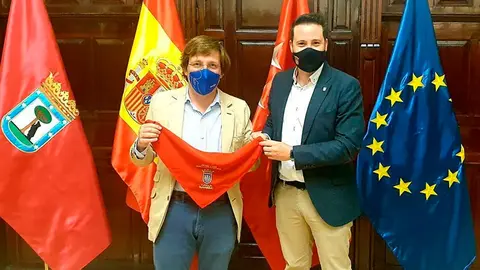 Jos&eacute; Luis Mart&iacute;nez-Almeida y Alejandro Toquero