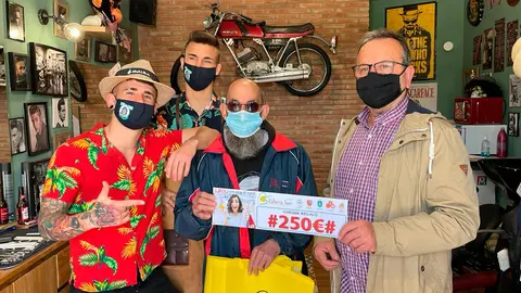 Miguel &Aacute;ngel Monte Litago, fue el ganador de Cortes gracias a que registr&oacute; el c&oacute;digo que le entregaron en la Barber&iacute;a Ca&ntilde;a Al Mono