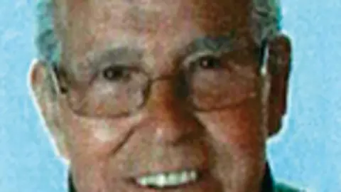 Jos&eacute; Luis Ang&oacute;s Ballesta