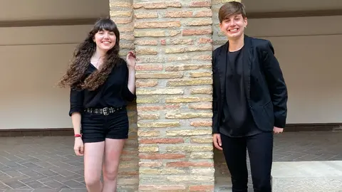 Erika Mensat, a la izquierda, y Paula Adri&aacute;n, a la derecha 1