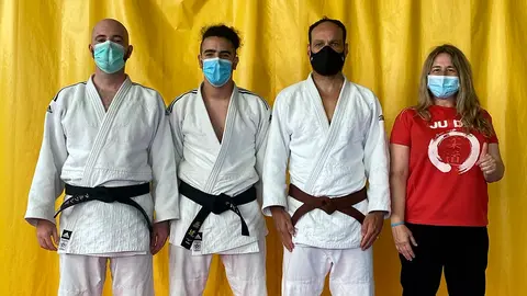 Alfredo Viela, &Oacute;scar P&eacute;rez, Diego Vill&aacute;n y la entrenadora Maika Burgaleta