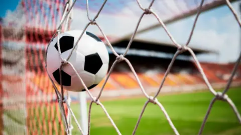 gol f&uacute;tbol bal&oacute;n redes porter&iacute;a