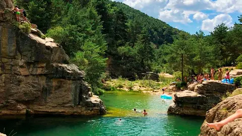 El Pozo de Pigalo, enclavado en el Espacio Natural Protegido de la Sierra de Santo Domingo, se ha regulado mediante un parking con reserva previa