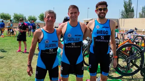 Los corredores del SDR Arenas Triatl&oacute;n, &Aacute;ngel Castillejo, Agust&iacute;n Salvatierra y Diego Mart&iacute;nez
