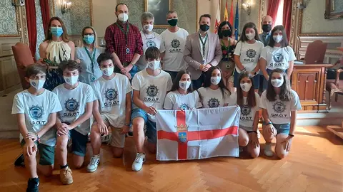 El Ayuntamiento de Tudela recibi&oacute; al El equipo de rob&oacute;tica GRAT Anunciata