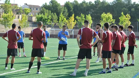 Charla de Javier Olaizola a los jugadores del CD Tudelano SAD