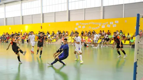 Golazo de Carlos Bartolom&eacute;