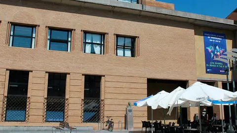 Fachada de la Escuela Oficial de Idiomas de Tudela