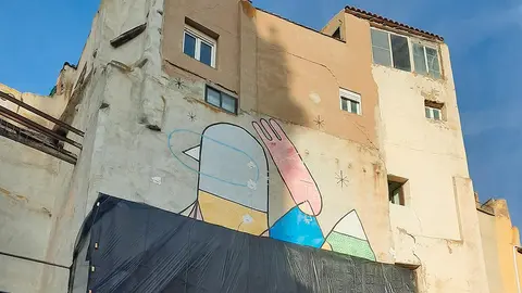 Ante la declaraci&oacute;n de ruina general de este edificio de la calle R&uacute;a, los vecinos tienen la opci&oacute;n de sustituir la edificaci&oacute;n o rehabilitarla
