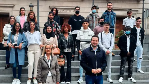Los 18 j&oacute;venes que han completado su formaci&oacute;n en la Escuela Taller de Hosteler&iacute;a de Tudela, impulsada por Fundaci&oacute;n Ilundain y el Ayuntamiento de Tudela