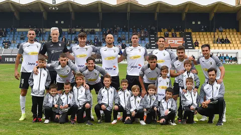 Formaci&oacute;n del Tudelano junto a su Alev&iacute;n "B"