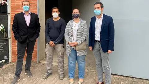 La edil Erika Navarro y el concejal Zeus P&eacute;rez visitaron los distintos trabajos de mejora ejecutados en el Cementerio de Tudela