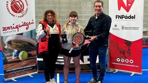 Sara Gestoso e Irati Lizarraga hicieron valer su condici&oacute;n de primeras favoritas