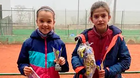 Hasta cinco tenistas de El Cerro consiguieron trofeo en sus respectivas finales