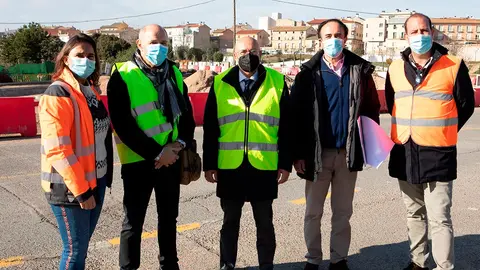 Obras en la nueva glorieta en la carretera NA-6840 en Murchante