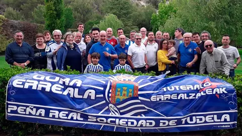 Algunos de los miembros de la Pe&ntilde;a Real Sociedad de Tudela