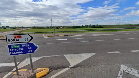 Vista de la carretera A127 desde la entrada a Gallur