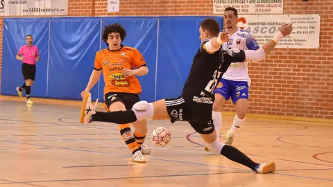 Alberto Lahuerta intenta batir a Iv&aacute;n Bernad