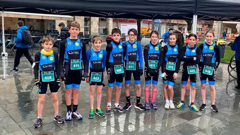 Escuela de triatl&oacute;n del SDR Arenas