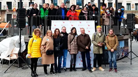 Representantes de las asociaciones participantes la II Jornadas de la Salud junto con representantes del &Aacute;rea de Salud de Tudela y el Departamento de Salud