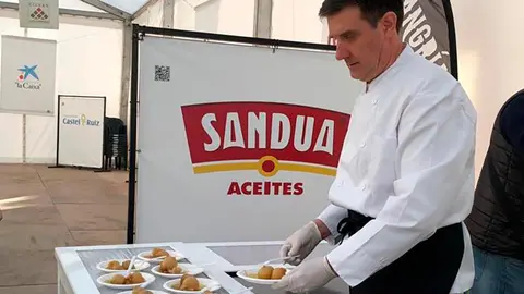 Demostraci&oacute;n de un plato de cebollas estofadas