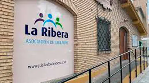 asociaci&oacute;n de jubilados de la ribera, plaza Padre Lasa