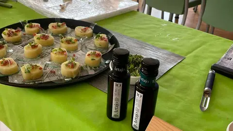 Alcachofas de tudela con aceite Artajo en el taller de cocina saludable de Artajo