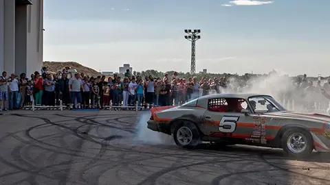 Exhibici&oacute;n de quema de neum&aacute;tico en Todo Motor Ejea de ediciones anteriores