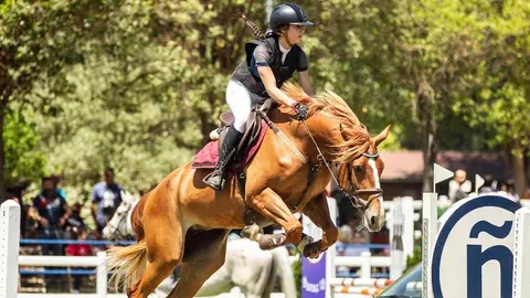 Edurne Miram&oacute;n equitaci&oacute;n Logro&ntilde;o 2