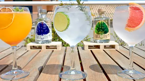 Sugerencia de presentaci&oacute;n de estos tres c&oacute;cteles para fiestas 