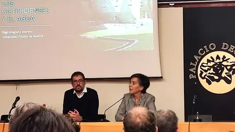 &Iacute;&ntilde;igo Mugueta junto a Elo&iacute;sa Ram&iacute;rez, Catedr&aacute;tica en la UPNA