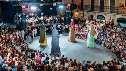 Olite comparsa gigantes 2022 1