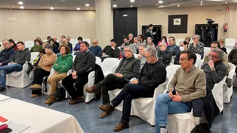 P&uacute;blico asistente al encuentro abierto sobre pol&iacute;ticas de desarrollo econ&oacute;mico en la Ribera