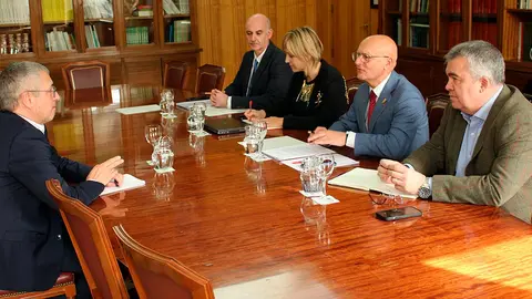 Un momento de la reuni&oacute;n mantenida con el Secretario de Estado de Medio Ambiente, Hugo Mor&aacute;n