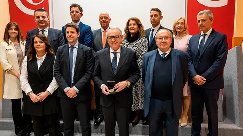 Miguel Sanz tras recibir la medalla