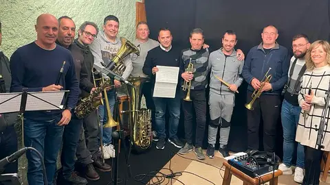 Elenco instrumental y t&eacute;cnico que ha participado en la composici&oacute;n del himno de la Pe&ntilde;a Moskera