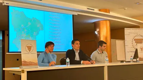 Yolanda Magall&oacute;n, Pabo Escribano y Robero Lape&ntilde;a en la presentaci&oacute;n de la web de la Zona Trail Moncayo