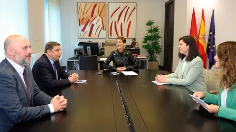 Un momento de la reuni&oacute;n con representantes de UCAN