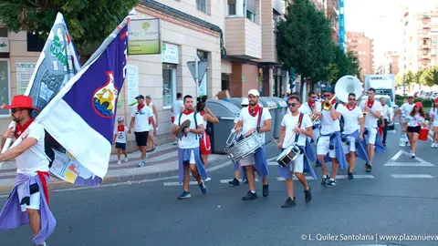 Pe&ntilde;a Andatu subida a la plaza