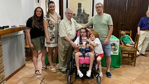 Abuelo de Tudela 2023 Enrique Tudela Huguet 'Tudelica' con su familia