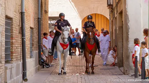 Polic&iacute;a Nacional fiestas caballo