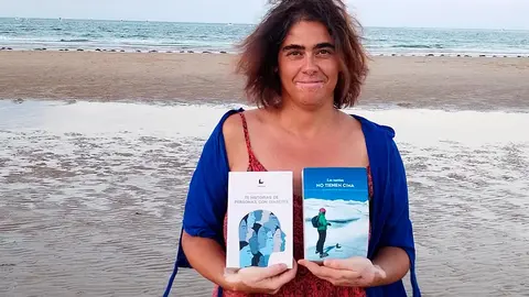Susana Ruiz Mostazo con sus dos libros
