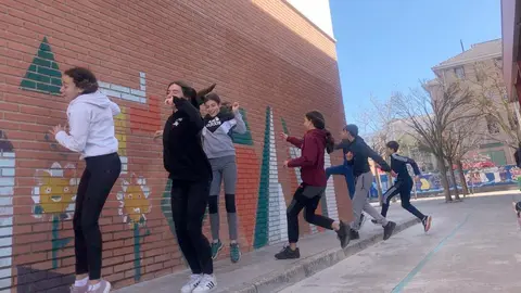 Ni&ntilde;os danza infantil colegio Sanguesa