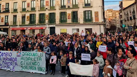 Manifestaci&oacute;n convocada ayer en Tudela por la plataforma &lsquo;Cambio de jornada escolar por mayor&iacute;a simple&rsquo;
