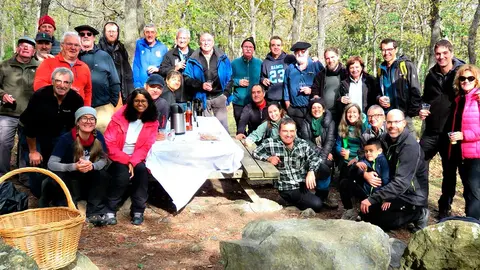 La recolecci&oacute;n de pl&aacute;sticos, latas, hierros y basuras del monte por parte de las participantes evidenci&oacute; la importancia de cuidar y conservar nuestro entorno natural