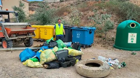 Un operario de la Mancomunidad de RSU Ribera Alta de Navarra
