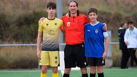 Debut de Iv&aacute;n Garc&iacute;a como &aacute;rbitro 1