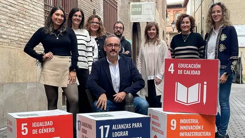 El director de la UNED de Tudela, junto a los miembros de la C&aacute;tedra de Calidad &lsquo;Ciudad de Tudela&rsquo;