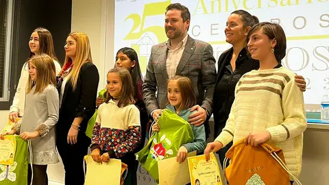 En el acto, amenizado por la Asociaci&oacute;n de M&uacute;sica y Canto Ribera Mancomunada, se entregaron los premios del Concurso de Dibujo de Mascotas del Molinar