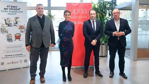 Rafael Loscos, presidente de AER; Mar&iacute;a Chivite, Presidenta de Navarra; Ram&oacute;n Gonzalo, rector de la UPNA; y Carlos Gimeno, consejero de Educaci&oacute;n